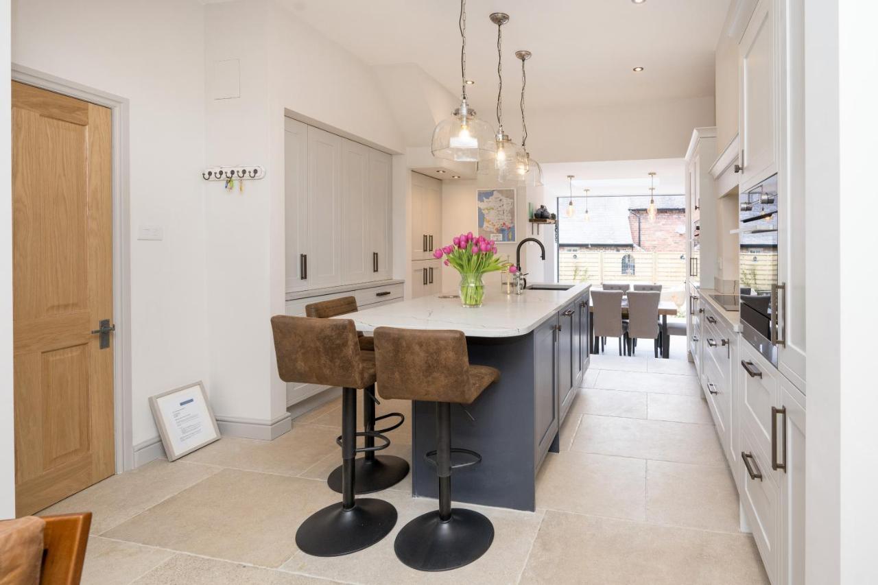 Townhouse By Harrogate Serviced Apartments מראה חיצוני תמונה
