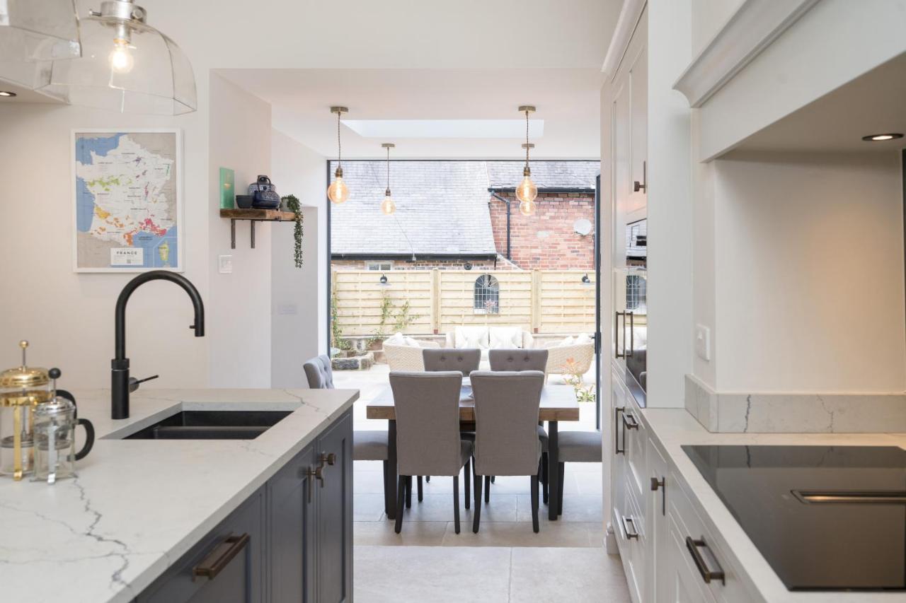 Townhouse By Harrogate Serviced Apartments מראה חיצוני תמונה