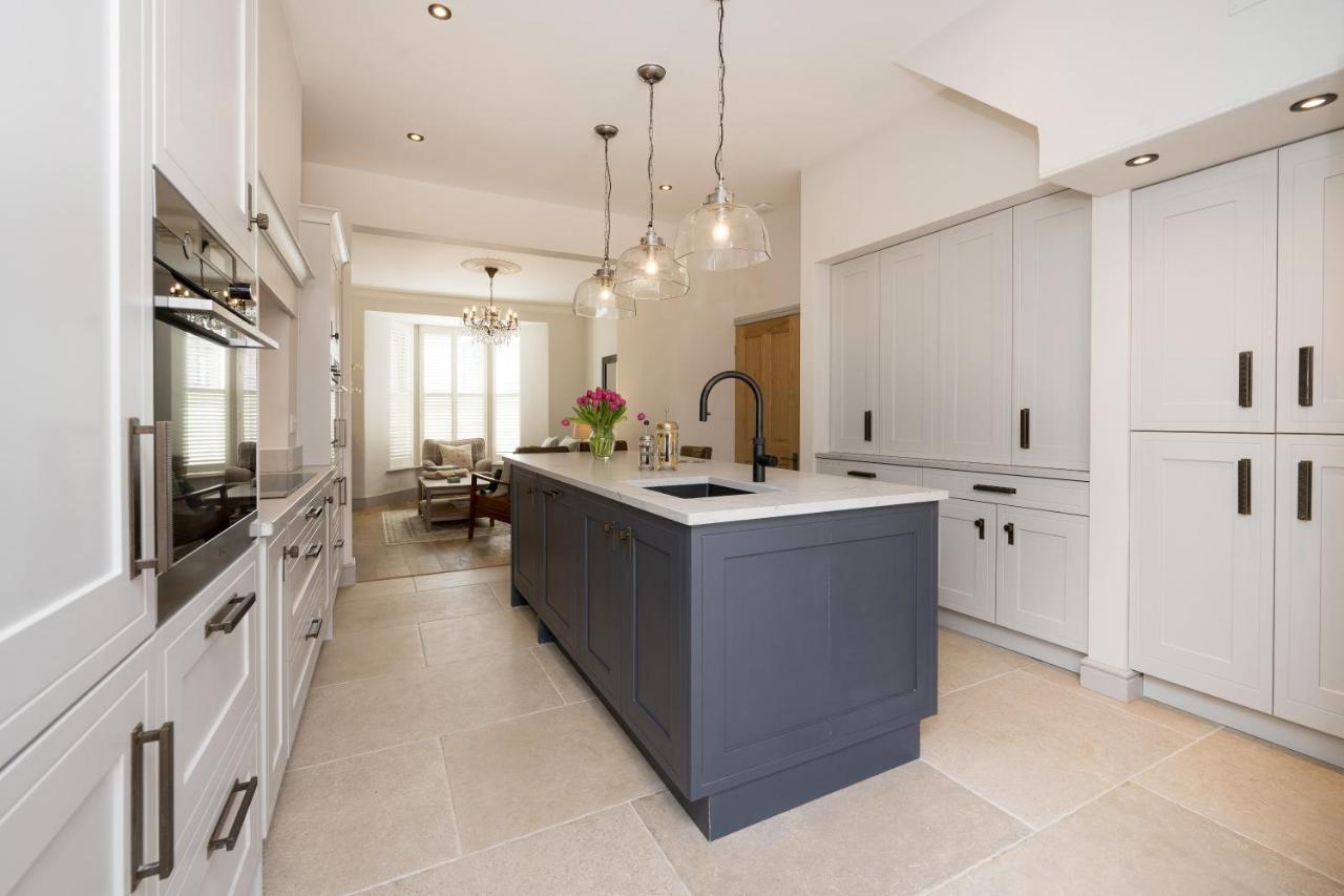 Townhouse By Harrogate Serviced Apartments מראה חיצוני תמונה