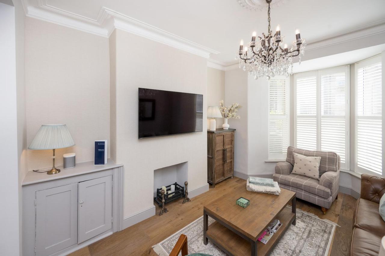 Townhouse By Harrogate Serviced Apartments מראה חיצוני תמונה